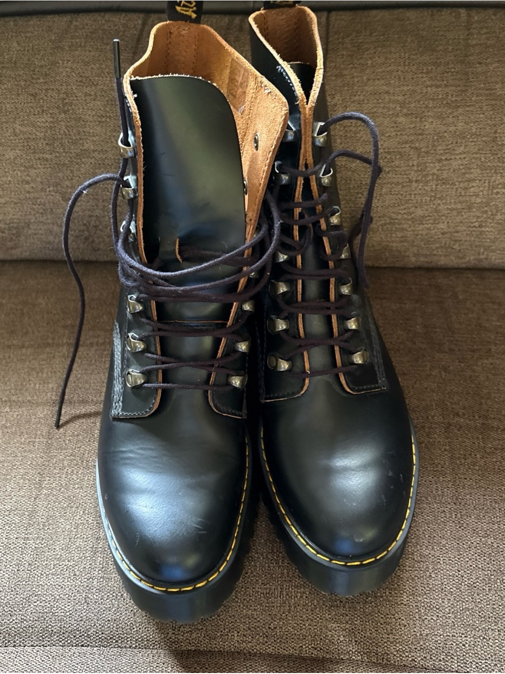 Doc Martens Women’s Leona US9 Black Leather Chunky Heel Platform Boots New - Picture 2 of 8